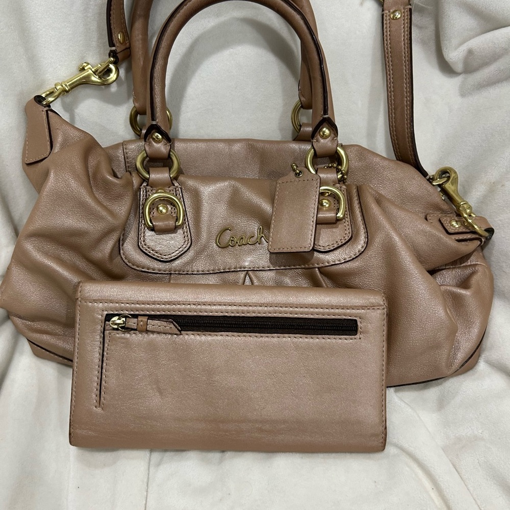 Coach Tan Leather Shoulder Bag and Wallet - Picture 3 of 8